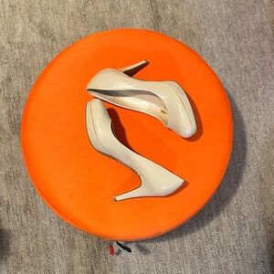 MARC FISHER SYDNEY2 nude cream beige patent leather platform high heels - 7 1/2